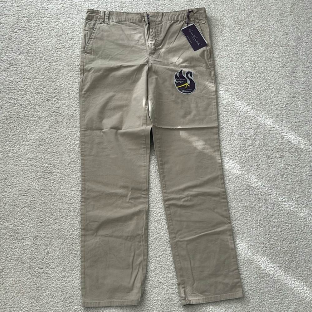 Brand new women’s size 12 Gloria Vanderbilt khakis NWT